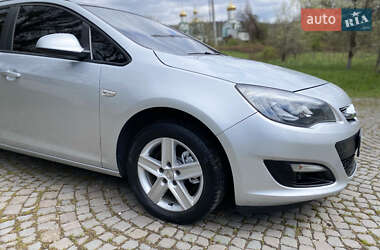 Универсал Opel Astra 2015 в 