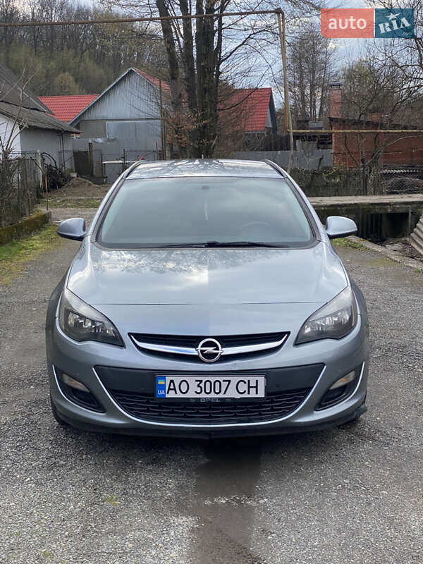 Opel Astra 2013