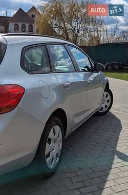 Універсал Opel Astra 2011 в 