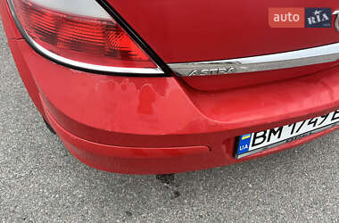 Хэтчбек Opel Astra 2005 в 