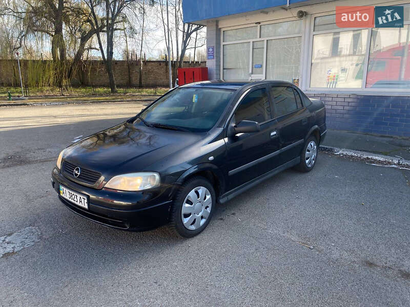 Седан Opel Astra 2006 в 