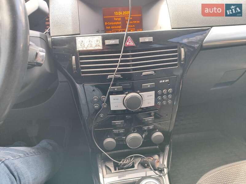 Универсал Opel Astra 2008 в Полтаве