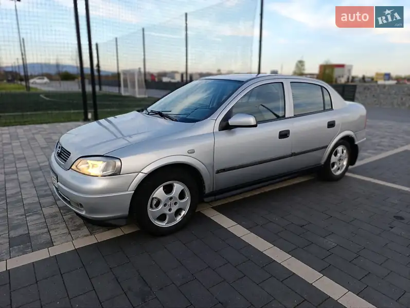 Седан Opel Astra 1999 в 