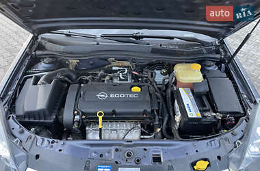 Универсал Opel Astra 2010 в 