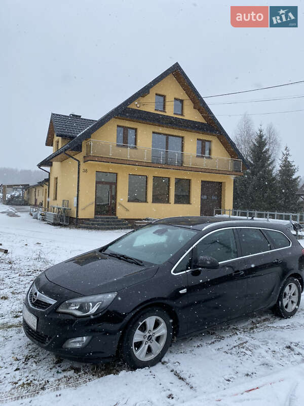 Універсал Opel Astra 2010 в Кам'янці-Бузькій
