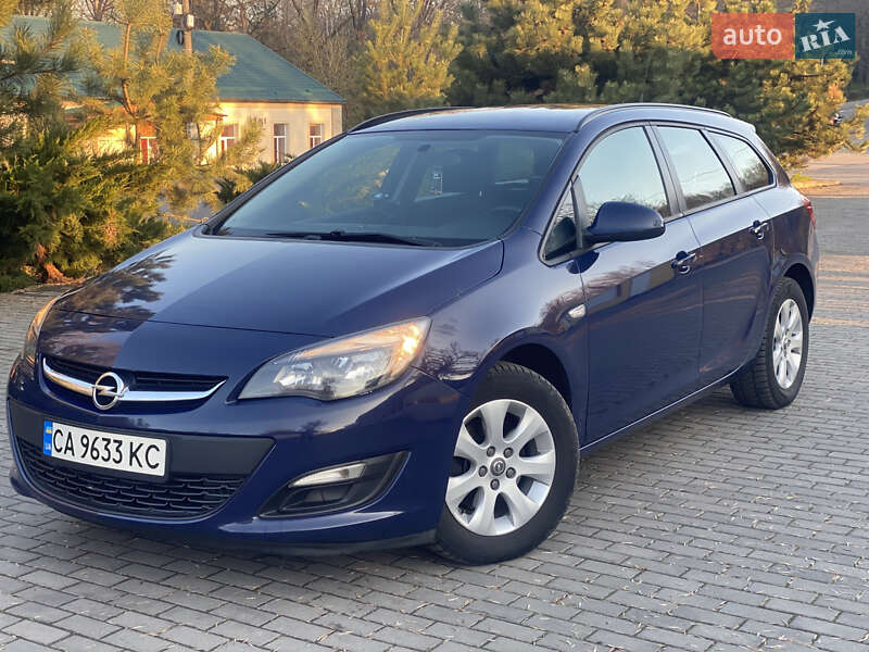 Универсал Opel Astra 2015 в Каменке