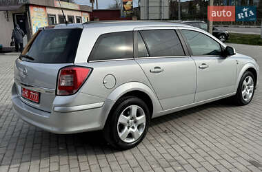 Универсал Opel Astra 2010 в 