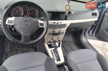 Хэтчбек Opel Astra 2008 в 