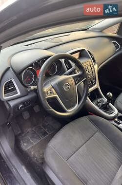Универсал Opel Astra 2011 в 