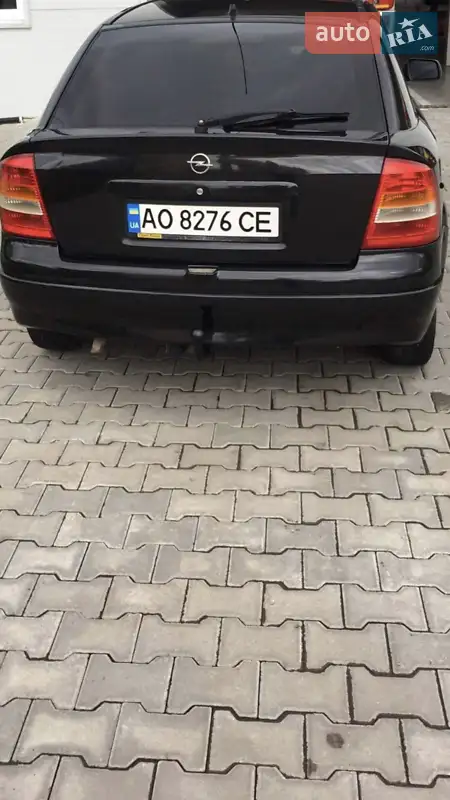 Хэтчбек Opel Astra 1999 в 