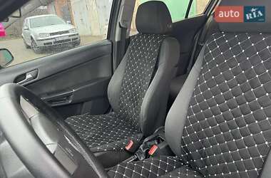 Хэтчбек Opel Astra 2006 в 