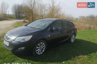 Универсал Opel Astra 2012 в 