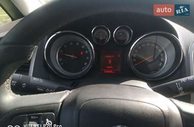 Универсал Opel Astra 2012 в 