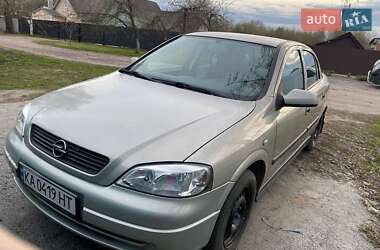Седан Opel Astra 2006 в 