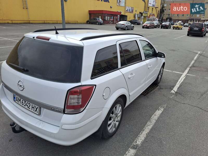 Универсал Opel Astra 2008 в Житомире