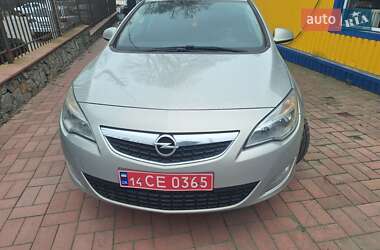 Хэтчбек Opel Astra 2010 в 
