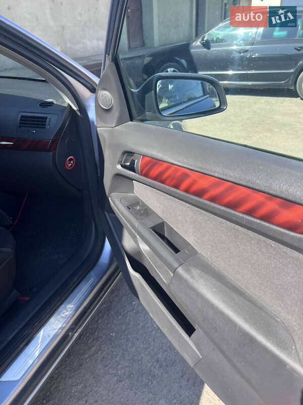 Хэтчбек Opel Astra 2005 в Рахове фото 4 Хэтчбек Opel Astra 2005 в Рахове