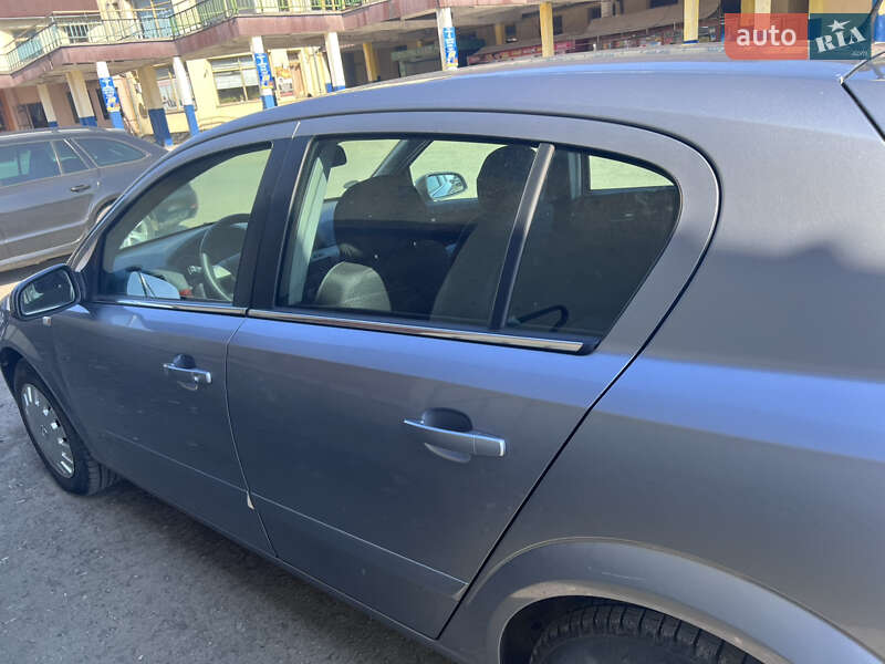 Хэтчбек Opel Astra 2005 в Рахове фото 7 Хэтчбек Opel Astra 2005 в Рахове