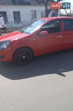 Хэтчбек Opel Astra 2013 в 