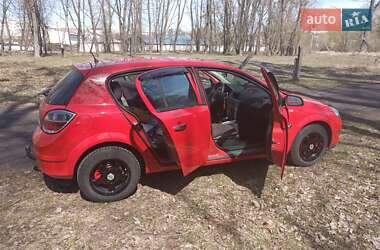 Хэтчбек Opel Astra 2013 в 