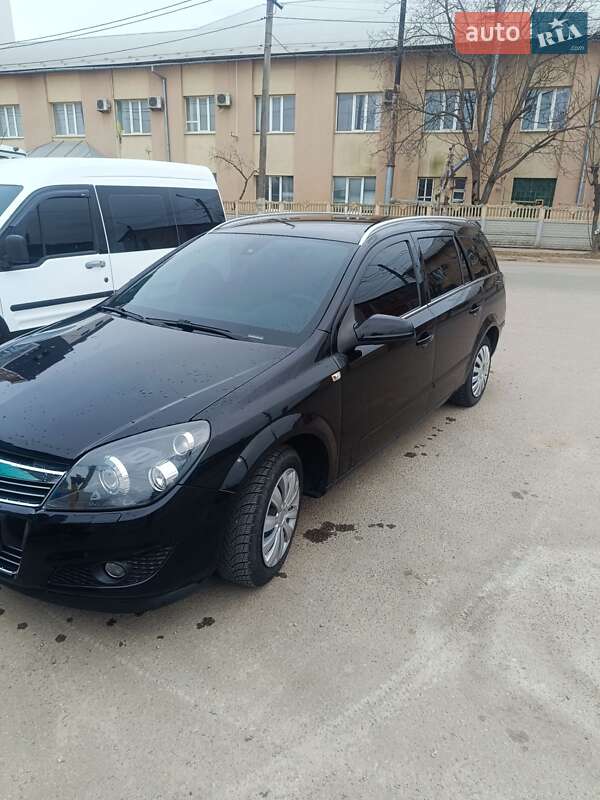 Универсал Opel Astra 2008 в Ивано-Франковске