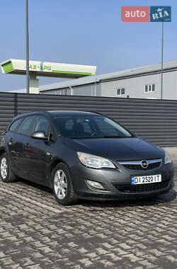 Универсал Opel Astra 2011 в 