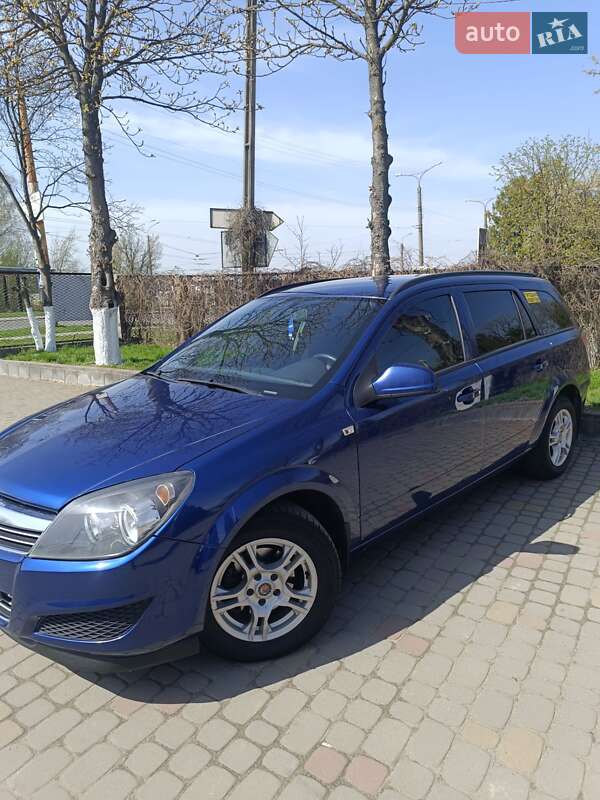 Opel Astra 2011