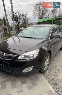 Универсал Opel Astra 2012 в 