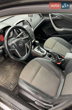 Универсал Opel Astra 2012 в 