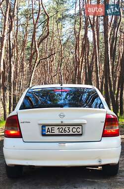 Хетчбек Opel Astra 2003 в 