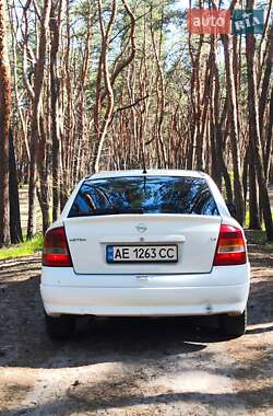 Хетчбек Opel Astra 2003 в 