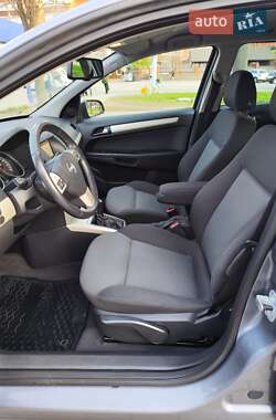Универсал Opel Astra 2007 в 