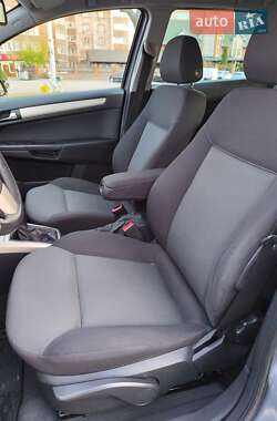 Универсал Opel Astra 2007 в 
