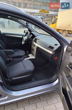 Универсал Opel Astra 2007 в 