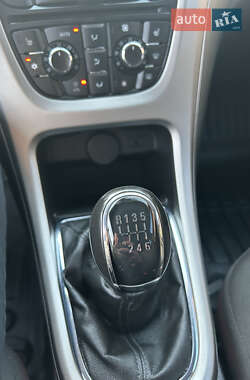 Хэтчбек Opel Astra 2010 в 