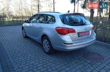 Универсал Opel Astra 2012 в 