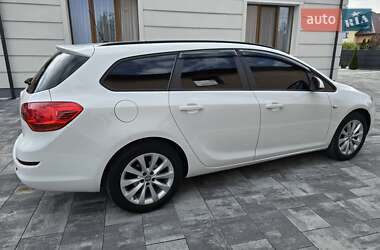 Универсал Opel Astra 2012 в 
