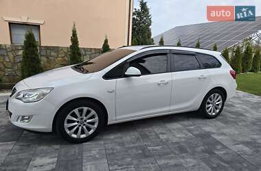 Универсал Opel Astra 2012 в 