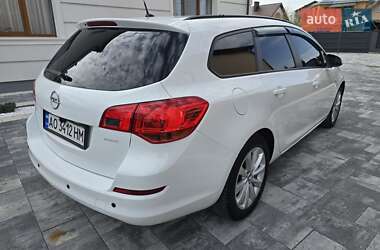 Универсал Opel Astra 2012 в 