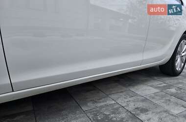 Универсал Opel Astra 2012 в 