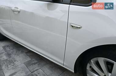 Универсал Opel Astra 2012 в 