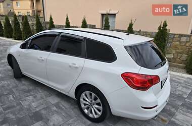 Универсал Opel Astra 2012 в 