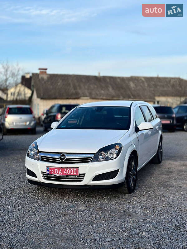 Универсал Opel Astra 2010 в 
