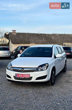 Универсал Opel Astra 2010 в 