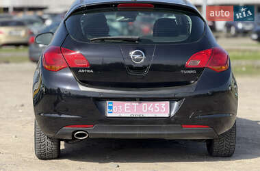 Хетчбек Opel Astra 2010 в 