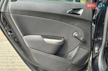 Хетчбек Opel Astra 2010 в 