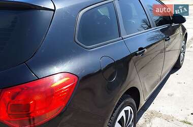 Універсал Opel Astra 2012 в 