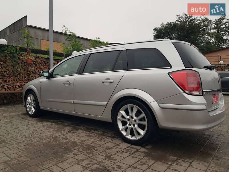 Універсал Opel Astra 2005 в Івано-Франківську