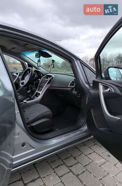 Хэтчбек Opel Astra 2011 в 