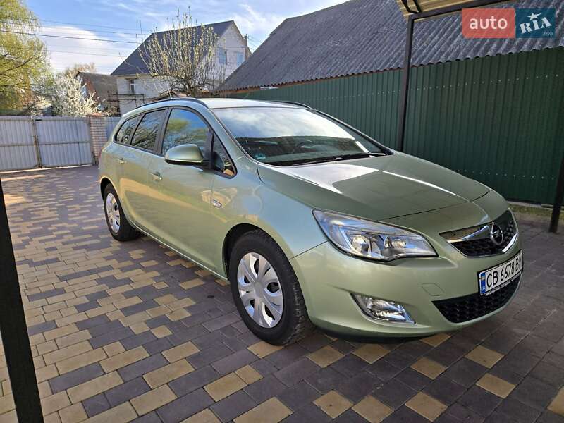 Універсал Opel Astra 2011 в 